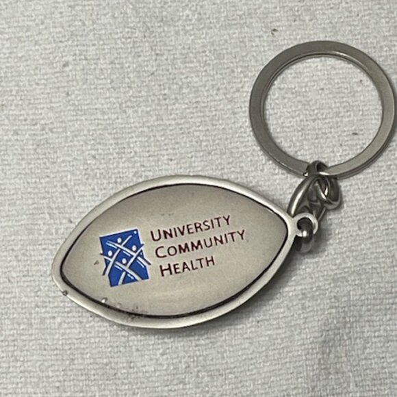 Tampa Bay Buccaneers NFL Football Shaped Key Chain Key Ring 4" Silver Red - Picture 3 of 13